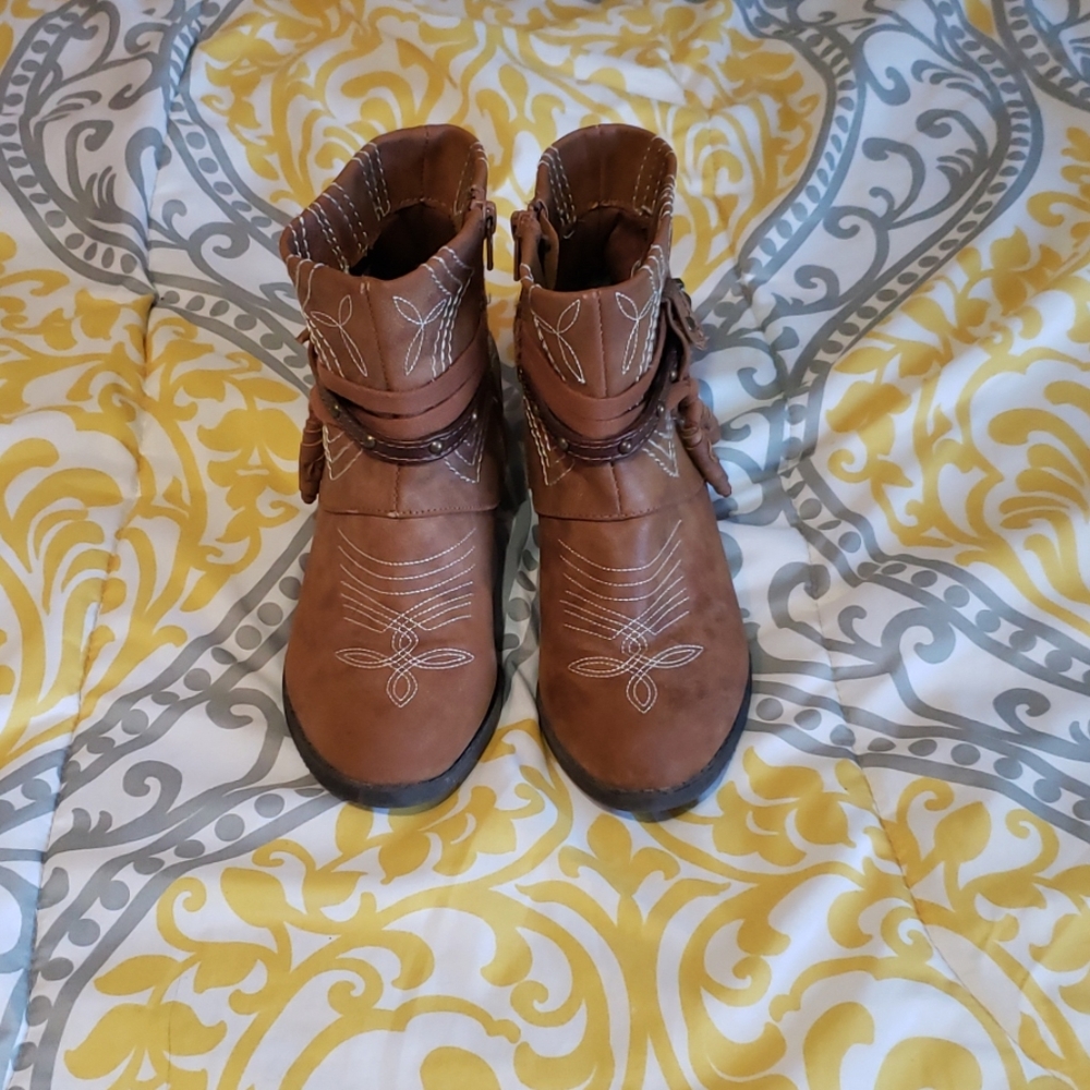 Girls ankle boots